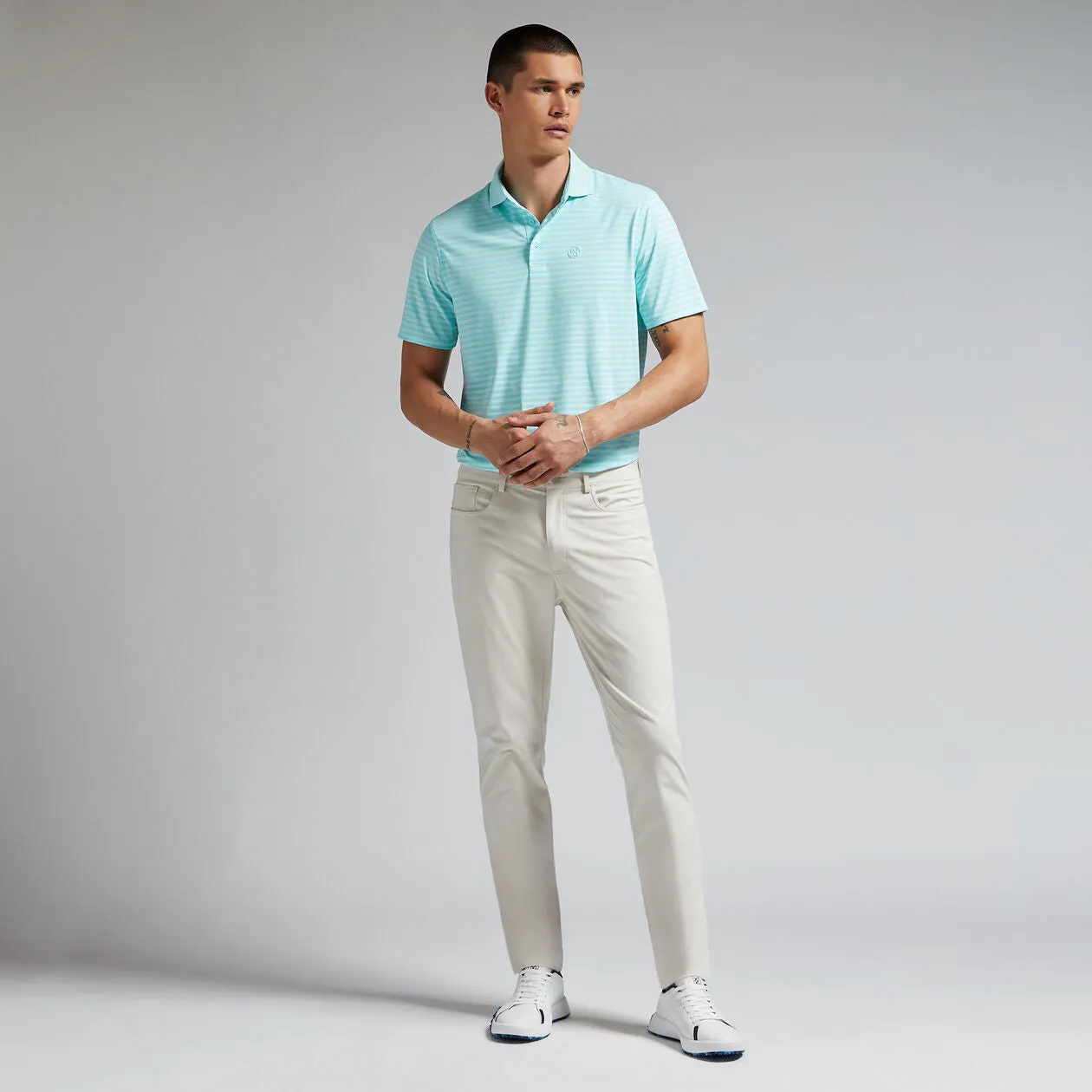 G/FORE MENS PERFORATED STRIPE TECH JERSEY POLO - POWDER